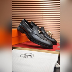【HERMES】 (овечья кожа внутри) Итальянский роскошный бренд. Он не