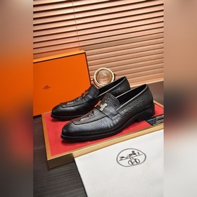 【HERMES】 (овечья кожа внутри) Итальянский роскошный бренд. Он не