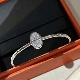 A1847 Hermes Новая модель браслета с бриллиантами в форме свиного