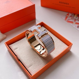 Hermès [требуется заказать в день заказа, отправка на следующий д