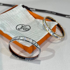 В 2023 году, в год Кролика, Hermes представляет новые браслеты с