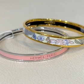 В 2023 году, в год Кролика, Hermes представляет новые браслеты с 