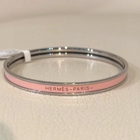 В 2023 году, в год Кролика, Hermes представляет новые браслеты с 