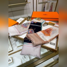 Самый популярный товар года от H 【Длинный шарф с узором «Скачущие