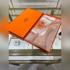 Самый популярный товар года от H 【Длинный шарф с узором «Скачущие