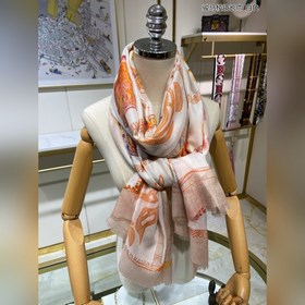 Самый популярный товар года от H 【Длинный шарф с узором «Скачущие