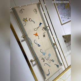 Лучшие товары года от H [Иллюстрированный каталог длинных шарфов]
