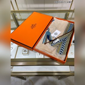 Лучшие товары года от H [Иллюстрированный каталог длинных шарфов]