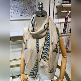 Лучшие товары года от H [Иллюстрированный каталог длинных шарфов]