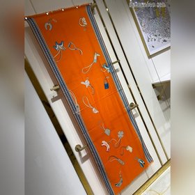 Лучшие товары года от H [Иллюстрированный каталог длинных шарфов]