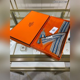 Лучшие товары года от H [Иллюстрированный каталог длинных шарфов]