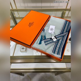Лучшие товары года от H [Иллюстрированный каталог длинных шарфов]