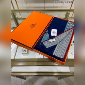 Лучшие товары года от H [Иллюстрированный каталог длинных шарфов]