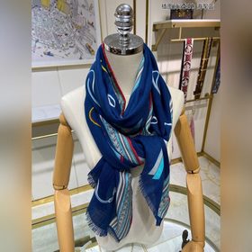 Лучшие товары года от H [Иллюстрированный каталог длинных шарфов]