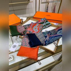 Лучший товар года от H 【Шарф-платок «Большое приключение»】 Длинны