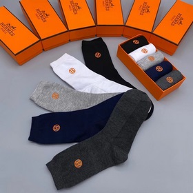 Hermes · Hermes Большие носки средней длины из новой коллекции [О