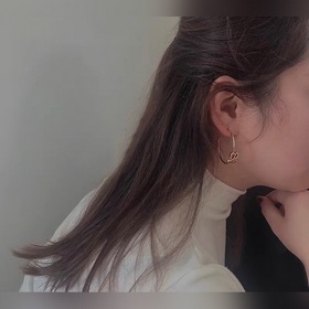 LOEWE Серьги-гвоздики Классический дизайн с логотипом LOEWE Anagr