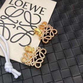1880 Новинка 2023 года. Серьги LOEWE с бриллиантами. Влюбилась с