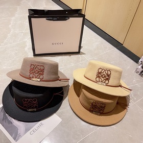 В комплекте с пылезащитным чехлом 【LOEWE】 Новый плетеный соломенн