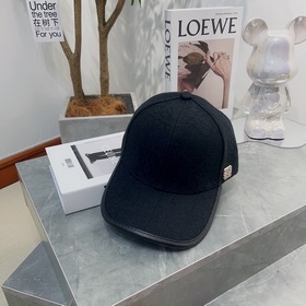 Loewe – новая кепка с козырьком, полностью вышитая солнцезащитная
