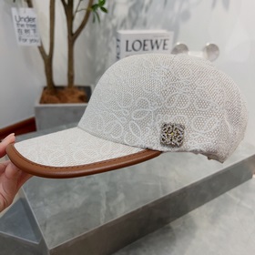 Loewe – новая кепка с козырьком, полностью вышитая солнцезащитная