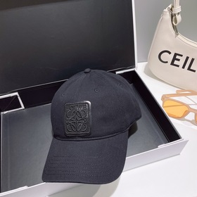 LOEWE Новая оригинальная бейсболка с оригинальным дизайном. Отлич