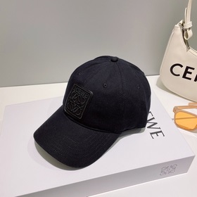 LOEWE Новая оригинальная бейсболка с оригинальным дизайном. Отлич