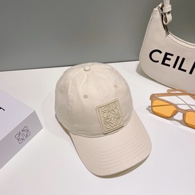 LOEWE Новая оригинальная бейсболка с оригинальным дизайном. Отлич
