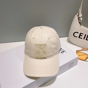 LOEWE Новая оригинальная бейсболка с оригинальным дизайном. Отлич
