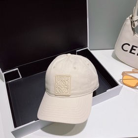 LOEWE Новая оригинальная бейсболка с оригинальным дизайном. Отлич