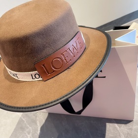 LOEWE Осенняя и зимняя новинка： шляпа с плоским верхом, 100% шерс