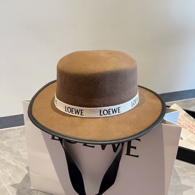 LOEWE Осенняя и зимняя новинка： шляпа с плоским верхом, 100% шерс