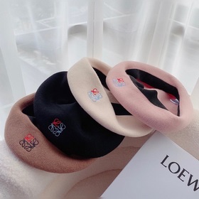 LOEWE 2023 осенне-зимняя коллекция новых моделей шерстяных берето