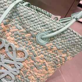 LOEWE официальный сайт, соломенная шляпа, сумка ручной работы из