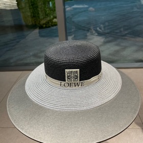 Loewe 2023 весенняя коллекция шляп из соломы с кожаной этикеткой,