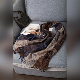 Популярный товар, быстро распродающийся. Популярный шарф от Loewe