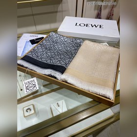 Loewe 【LOEWE фирменный платок 140】 Я очень счастлив приобрести эт