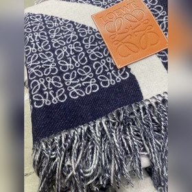 Новая модель от Loewe： шерстяной плед-шаль двухцветного цвета «ха