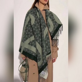 Новейшая модель 2023 года от Loewe： шерстяной плед-шаль в двух цв