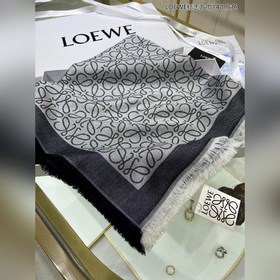 Loewe 【LOEWE фирменный платок 140】 Я очень счастлив приобрести эт