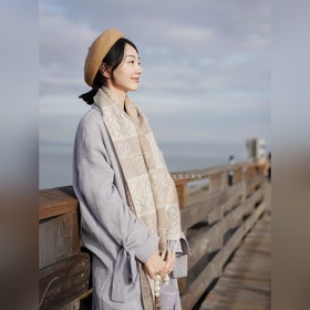 Пополнение запасов популярного товара： шарфы Loewe, самые популяр