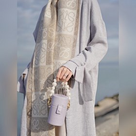 Пополнение запасов популярного товара： шарфы Loewe, самые популяр