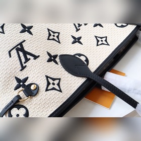 Оригинальная сумка Neverfull MM22838 черного цвета из новой капсу