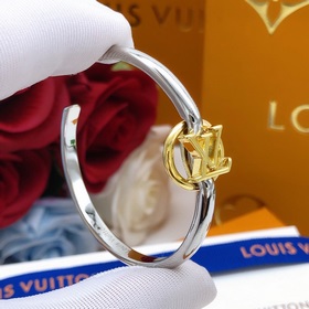 Номер LED0004 【LV новейшая модель серебряные серьги с золотым лог