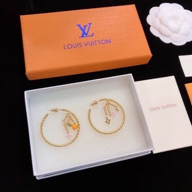 Элегантные серьги LV. LOUIS VUITTON завоевали мир моды, представл