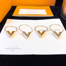 1880  Продажа идет очень хорошо. Популярная модель LV с модным д