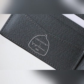 Компактный и практичный кошелек LVxYK Slender Wallet представляет