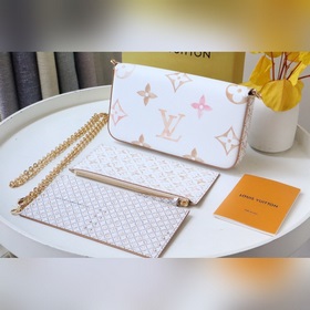 【Pochette Félicie сумка на цепочке】 M82520 Эта сумка Pochette Fé