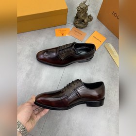 Louis Vuitton (LV) Элегантные кожаные туфли для делового стиля. Р
