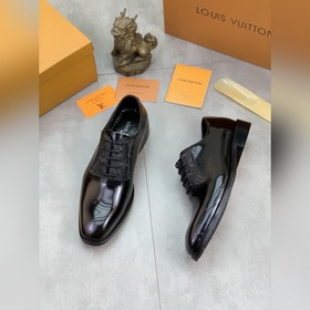 Louis Vuitton (LV) Элегантные кожаные туфли для делового стиля. Р